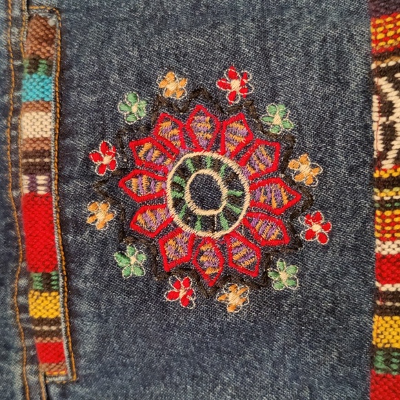 Vintage Women's S Collection Aztec Inspired Embroidered Denim Jacket Medium #700 - Picture 4 of 9
